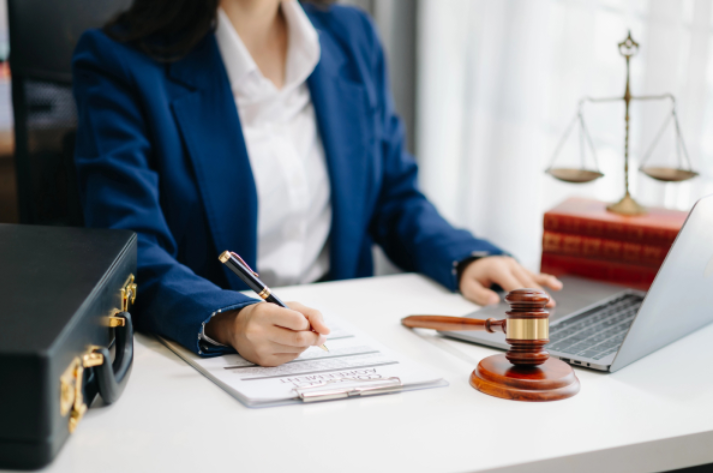 What to Expect When Lawyers Review Personal Injury Evidence