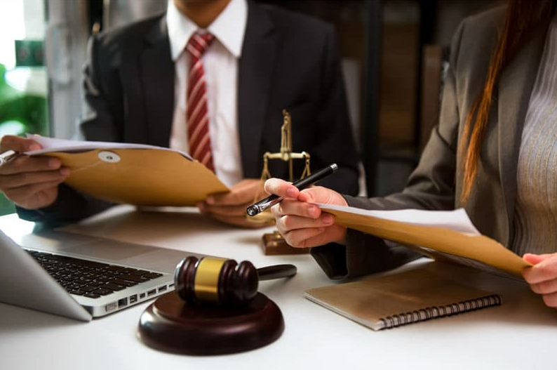 How Lawyers Analyze Treatment Records in Malpractice Reviews