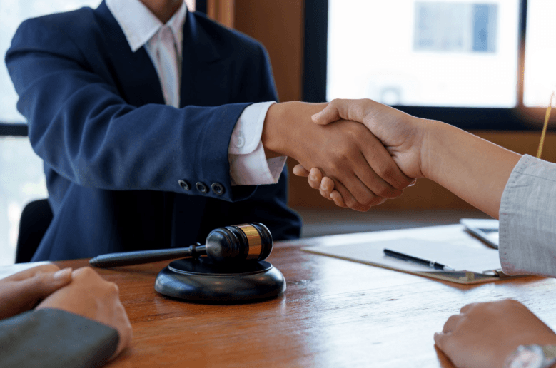 How Insurance Defense Lawyers Approach a Personal Injury Lawsuit